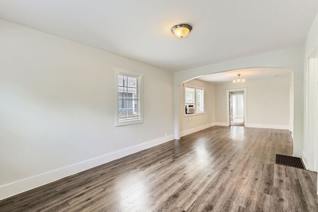 property at 3059 S Lincoln St