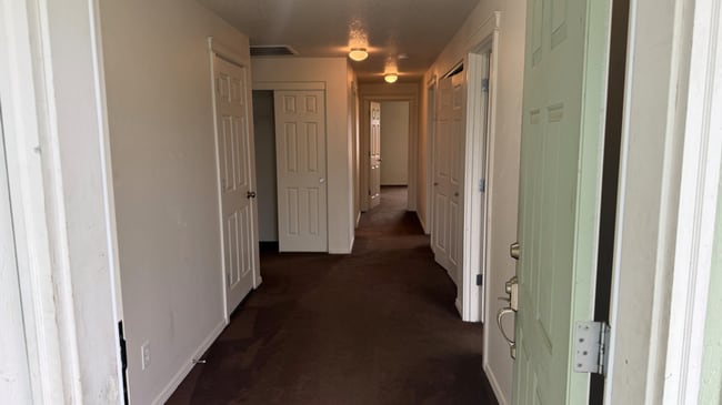 302 Leisek Way in Madras, OR - Building Photo - Building Photo