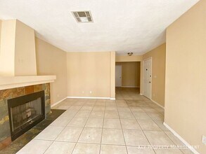 8316 Cove Landing Ave in Las Vegas, NV - Building Photo - Building Photo