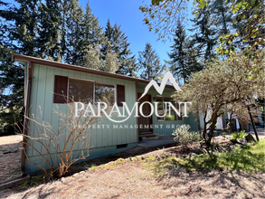 4298 SE Ness Ln in Port Orchard, WA - Building Photo - Building Photo