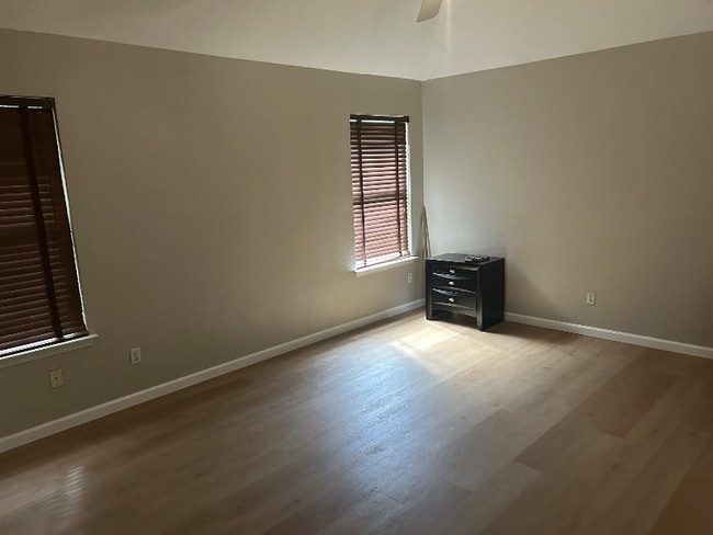 property at 1225 Darless Dr