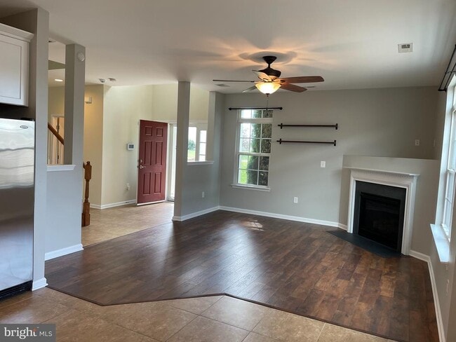 114 Bowling Green Cir in Stephens City, VA - Building Photo - Building Photo