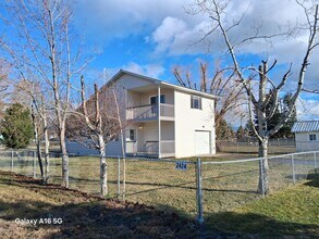 2424 Mc Cauley Ln in Missoula, MT - Foto de edificio - Building Photo