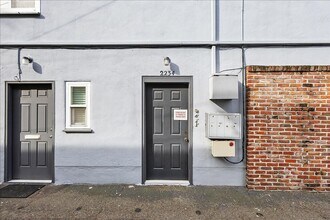 2234 Santa Clara Ave in Alameda, CA - Building Photo - Building Photo