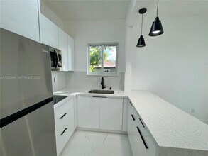 421 NW 13th Ave in Miami, FL - Building Photo - Building Photo