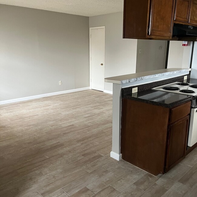 604 Race St, Unit D in Crowley, TX - Building Photo - Building Photo