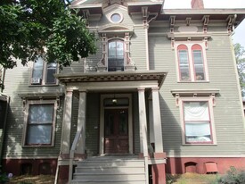 814 N Prairie St Apartamentos