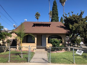 1033 Highland St in Santa Ana, CA - Building Photo - Building Photo