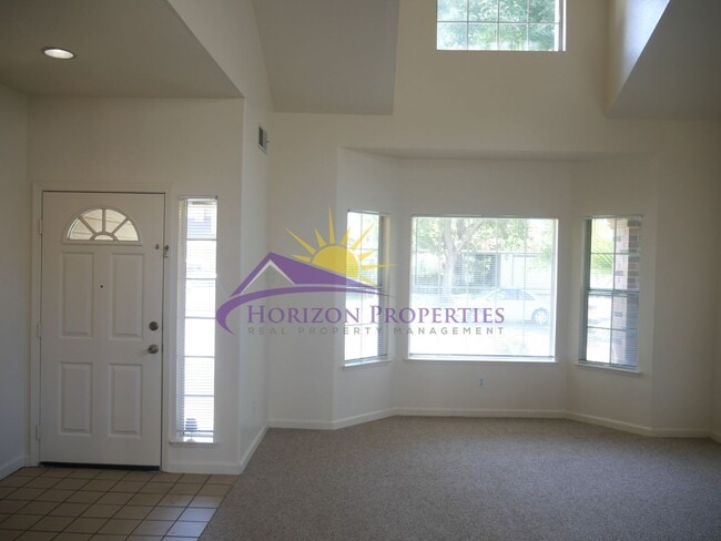 2801 Toronja Way in Sacramento, CA - Building Photo - Building Photo