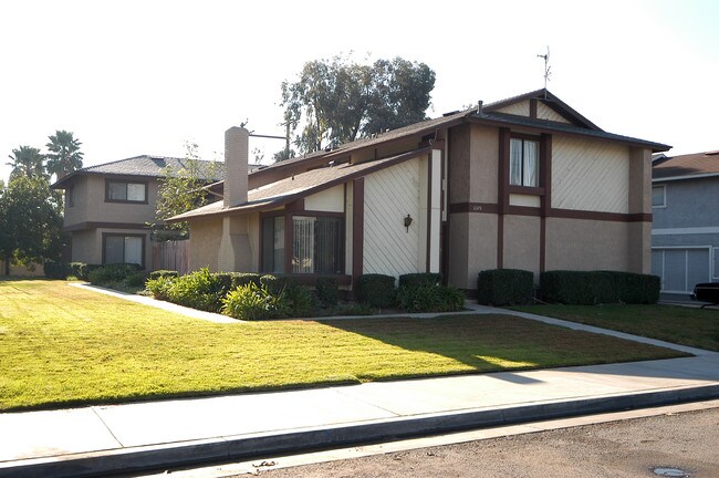 HISTORIC DOWNTOWN 4PLEX IN RIVERSIDE in Riverside, CA - Building Photo - Building Photo