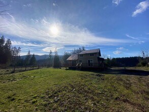 1422 Old State Rd in Carson, WA - Building Photo - Building Photo