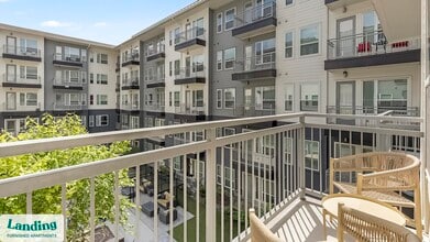 3501 Ross Ave, Unit 3082 in Dallas, TX - Foto de edificio - Building Photo