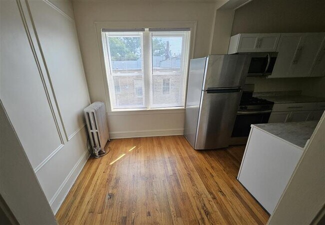 3806 W Irving Park Rd in Chicago, IL - Building Photo - Building Photo