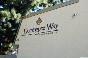 441 Dominguez Way in El Cajon, CA - Building Photo