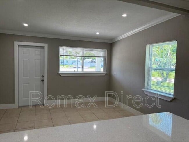 5580 Honeysuckle Dr in West Palm Beach, FL - Building Photo - Building Photo