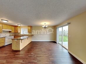 2277 Evergreen Ave NE in Salem, OR - Building Photo - Building Photo