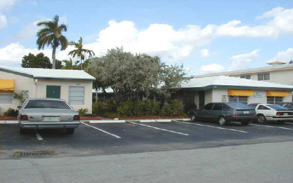 824 NE 17th Ter in Fort Lauderdale, FL - Building Photo - Building Photo