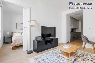 243 W 28th St in New York, NY - Foto de edificio - Building Photo