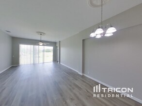 806 Sea Holly Dr in Brooksville, FL - Building Photo - Building Photo