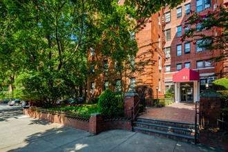 81 Ocean Pky in Brooklyn, NY - Building Photo - Building Photo