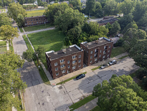 8601 Kenmore Ave in Cleveland, OH - Building Photo - Building Photo