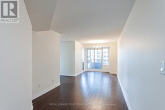 8-718 Rean Dr in Toronto, ON - Building Photo - Building Photo