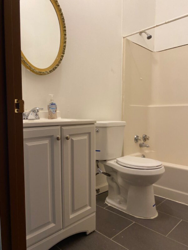418 Main St, Unit 1FLR Front in Darby, PA - Building Photo - Building Photo
