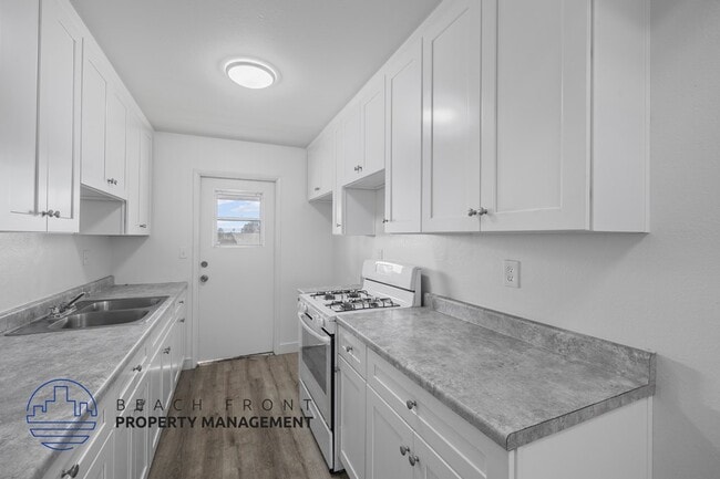 1375 Temple Ave.