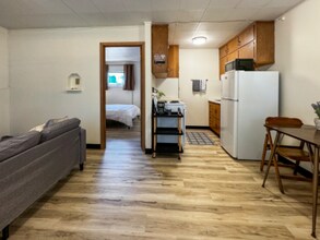 208 2nd St S in Hallock, MN - Foto de edificio - Building Photo