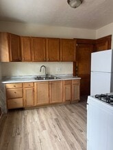 9402 Pierpont Ave in Cleveland, OH - Building Photo - Building Photo