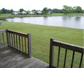 Lake Pointe Apartments in Starkville, MS - Building Photo - Building Photo