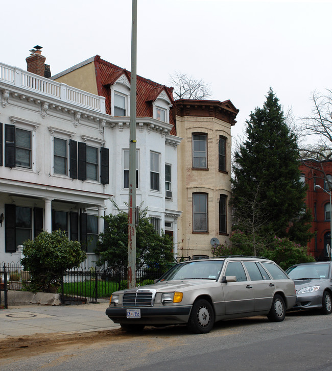 418 Seward Sq SE in Washington, DC - Building Photo - Building Photo