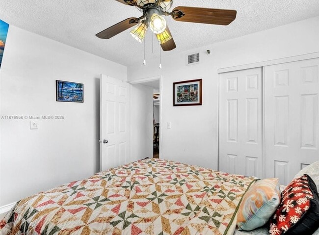 546 SW 1st St, Unit 607 in Miami, FL - Building Photo - Building Photo