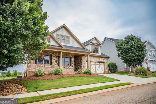 property at 1211 Hawthorne Cir