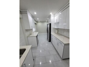 9729 Princess Dr in Surrey, BC - Building Photo - Building Photo