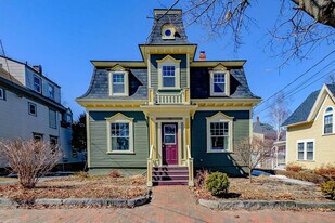 28 Clifton St in Portland, ME - Building Photo