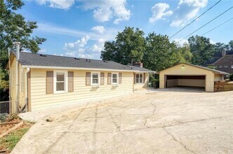 6163 Lake Lanier Heights Rd in Buford, GA - Building Photo - Building Photo