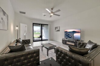 19501 Hinkley Dr in Estero, FL - Building Photo - Building Photo