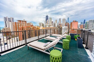 1350 N Dearborn St, Unit 1344-15A in Chicago, IL - Building Photo - Building Photo