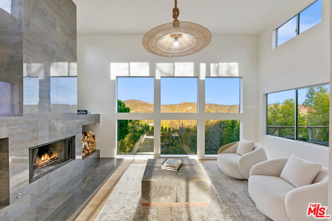 1876 Lookout Rd in Malibu, CA - Building Photo