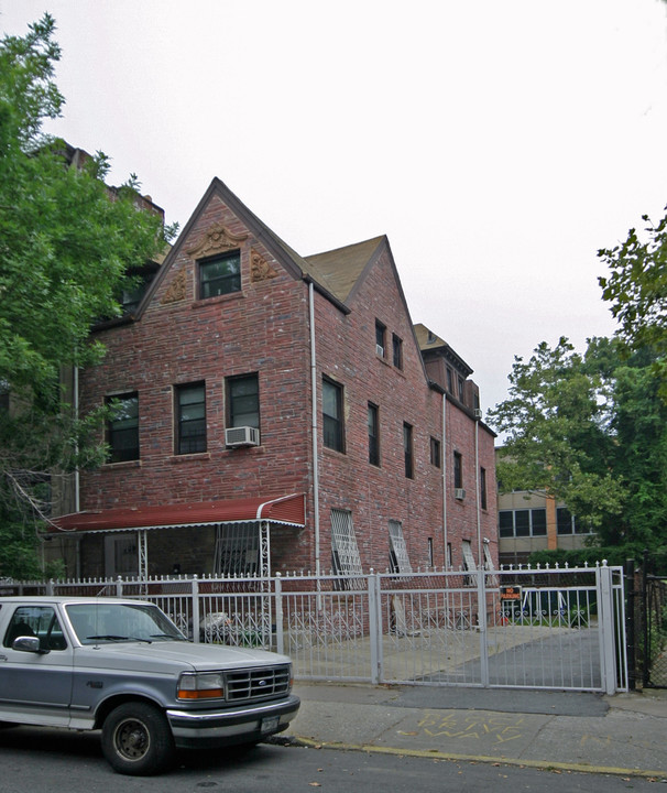 899 Greene Ave in Brooklyn, NY - Foto de edificio