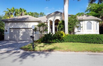 8509 S Lake Cir in Ft. Myers, FL - Foto de edificio - Building Photo