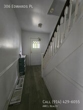 306 Edwards Pl in Yonkers, NY - Building Photo - Building Photo