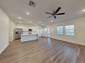 5964 Sycamore Pl St in St. Cloud, FL - Foto de edificio - Building Photo