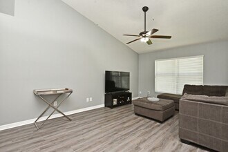 708 McLean Ct in Orlando, FL - Building Photo - Building Photo