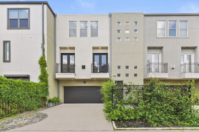 property at 901 Roy St