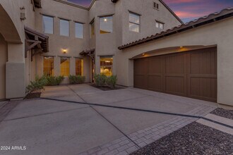 2322 E Samantha Way in Phoenix, AZ - Building Photo - Building Photo