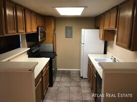 18023 E Ohio Ave, Unit 6-12 in Aurora, CO - Building Photo