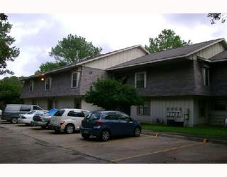 1641 N Oakland Ave in Fayetteville, AR - Foto de edificio - Building Photo