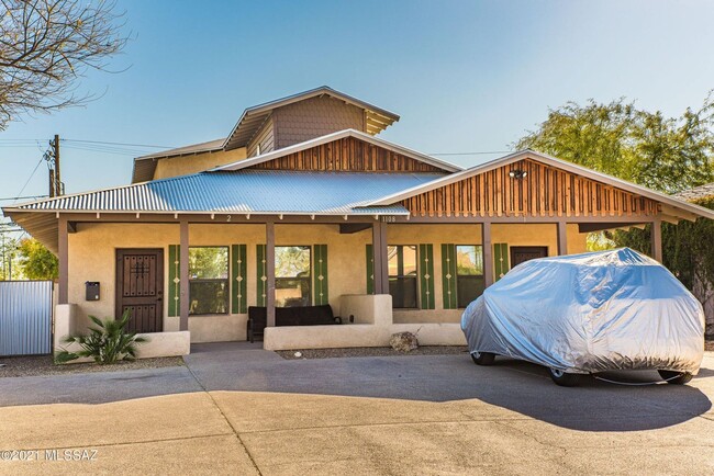 property at 1108 E 10th St